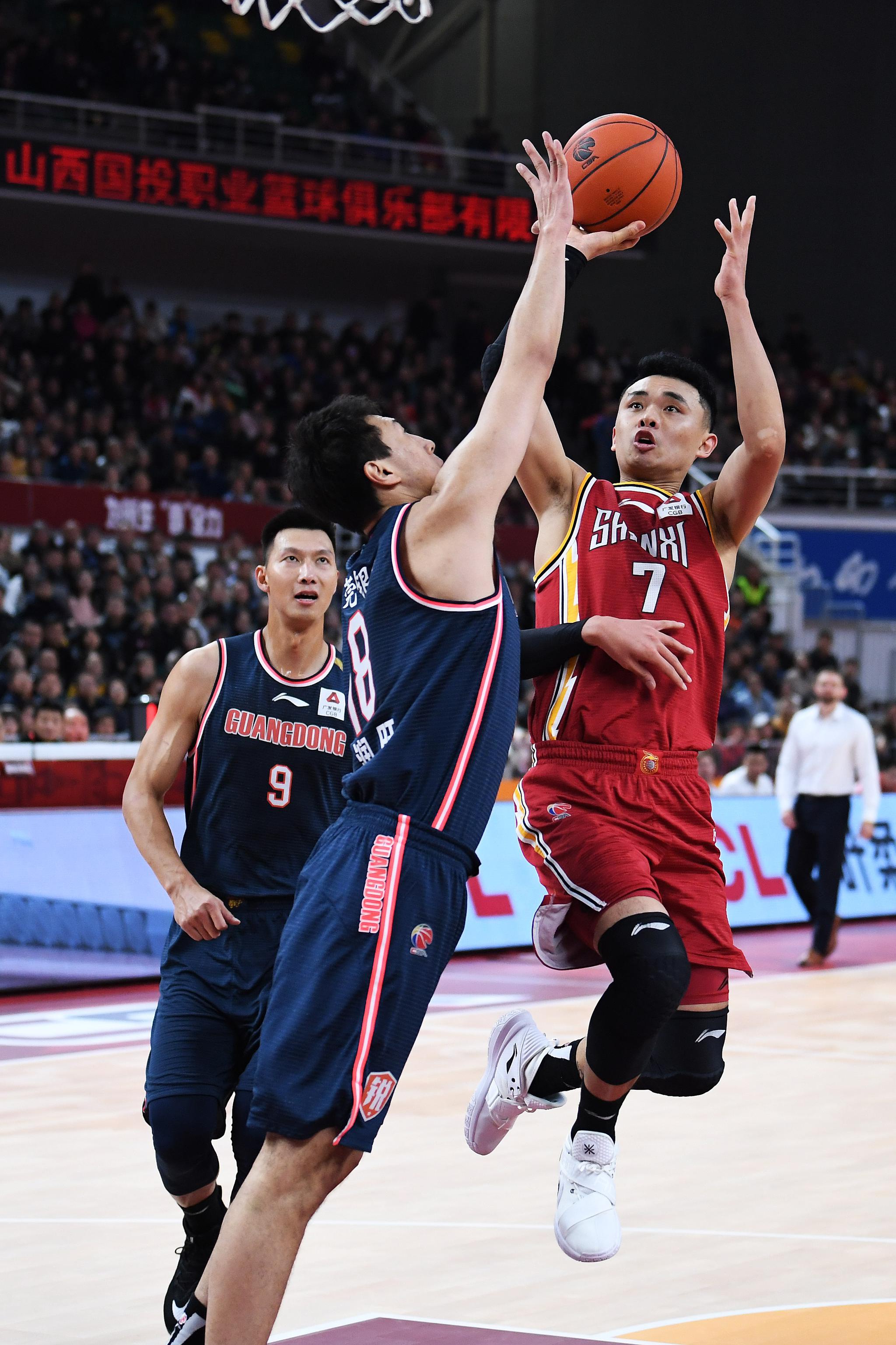 爱游戏官网网页版入口-斯图加特发布备战花絮，赛前遗憾出局，CBA常规赛任务艰巨，年轻球员得到机会的简单介绍