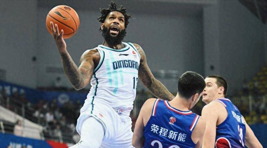 爱游戏官网网页版入口-山东男篮迎NBA季后赛关键赛，集结日扳平良机，球迷炸锅，轮换策略成焦点(nba季后赛对阵图框架)