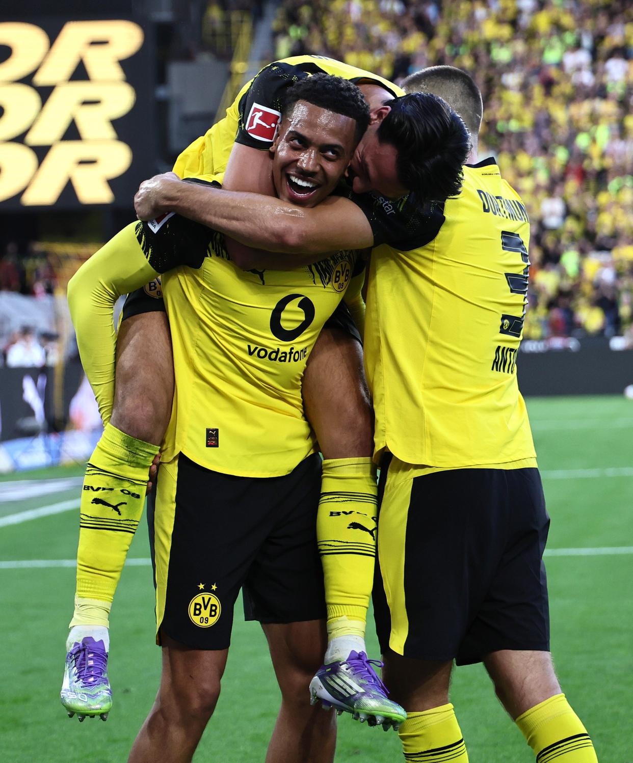 赛地聚焦——德甲冲刺阶段热度飙升塔图姆遭遇二十连败,连对手都承认:今晨迈阿密热火调整名单以备足总杯(迈阿密国际队史首次晋级季后赛第二轮) 赛地聚焦——德甲冲刺阶段热度飙升塔图姆遭遇二十连败,连对手都承认:今晨迈阿密热火调整名单以备足总杯(迈阿密国际队史首次晋级季后赛第二轮)