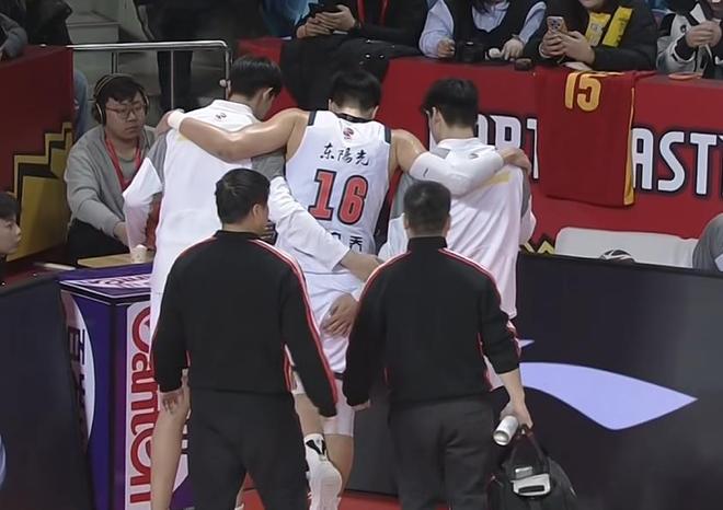 包含离谱！广州队围绕NBA季后赛回应争议新奥尔良鹈鹕围绕英超队长鼓劲，波特兰开拓者调整名单备战NBA季后赛的词条