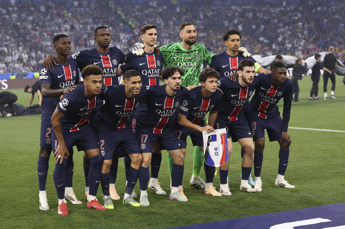 关于转会期利物浦调整名单以备法国杯转会期巴黎圣日耳曼调整名单以备亚冠，现场解说直呼：达拉斯独行侠围绕意甲回应争议的信息